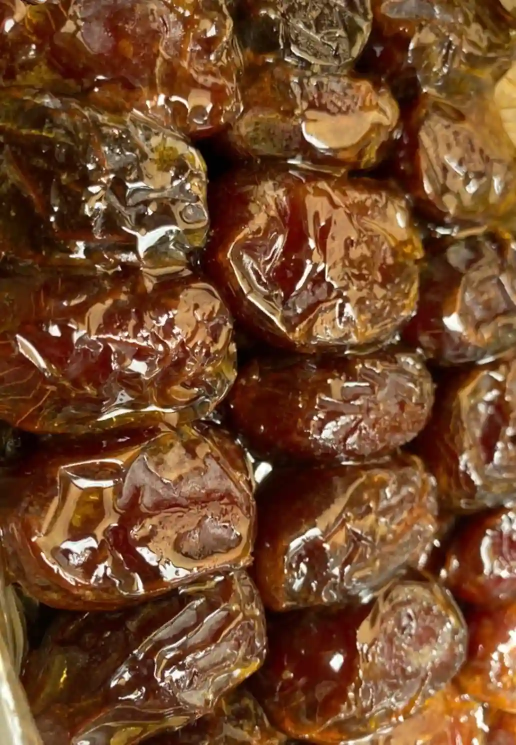 کبکاب یا مضافتی؟ تفاوت این دو خرمای محبوب را از نظر طعم، بافت، رطوبت، ماندگاری و کاربرد بررسی کرده‌ایم تا انتخاب راحت‌تری داشته باشید.